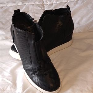 Sneaker wedges